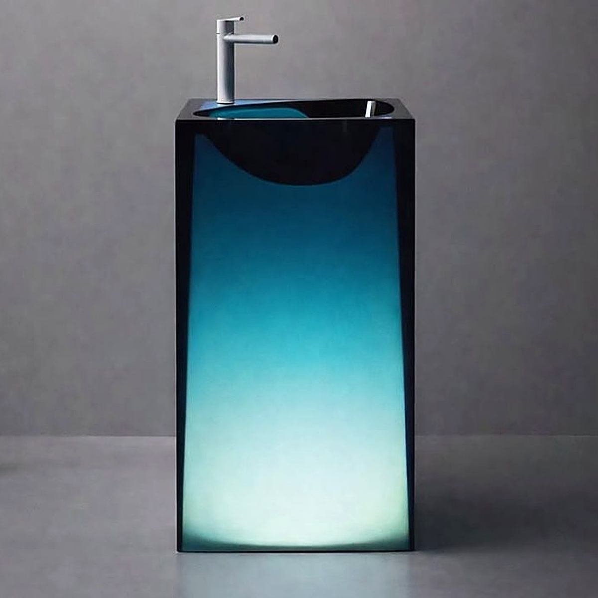 Blue Resin Freestanding Basin Blue Resin Freestanding Basin
